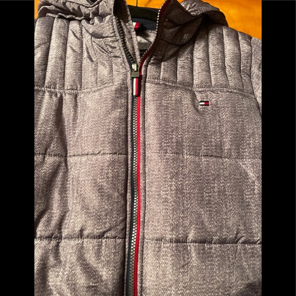 Tommy Hilfiger Fleece Lined Hooded Puffer Jacket🖤 - Picture 2 of 10